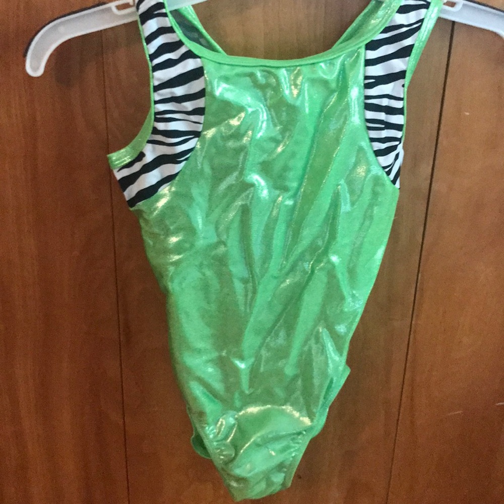 Little Girls Gymnastics Leopard like new condition